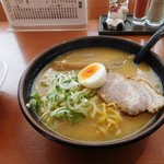 三代目 月見軒 - みそラーメン