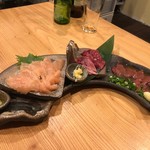 黒焼き屋 天地を喰らふ - 鳥刺し三種