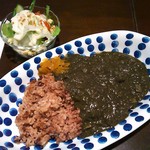 鎌倉 福 - 鎌倉漆黒カレー、ミニサラダ付き