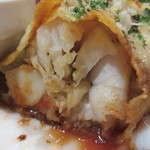 ビストロ アオキ - クレープの中には、クロソイ、ベーコン、きのこのソテーがいっぱい。