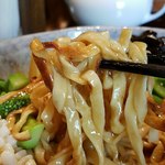 中国名菜 露天 - 麺は平打ちリフト