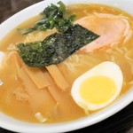 欣家 - きんやらあめん（中盛）