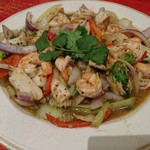 カンボジア家庭料理 シェムリアップ - イカとエビ