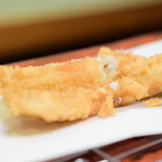 江戸前晋作 - 穴子：目の前で、半分に割いて頂けます