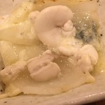 立飲・ビストロシン サンテ - 真鱈の白子と新玉ネギのゴルゴンゾーラ焼き　とりわけ