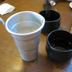 生粉蕎麦 玄 - そば湯はセルフサービス。酒タンポに汲んで、席に持ち帰る。