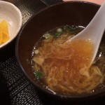 四川担々麺荘 彩たまや - たくあん、スープ