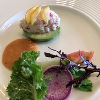 ＢＩＳＴＲＯ Ｂｏｎｎｅ－ｃｈｅｒｅ - 前菜
                蟹とアボカド