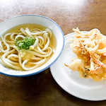 まえばうどん - かけそのままと、野菜かき揚げ天