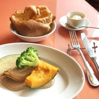 トラットリア グランボッカ - ランチの前菜とポップオーバー