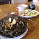 ランチ「イカスミパエリアセット」 800円（2018年2月）