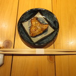 旬鮮彩鮨　豊のはなれ - 7500円(税別)のおまかせ、喉黒のカマのジャーキーから