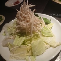 博多もつ鍋 やま中 赤坂店 - 追加の野菜