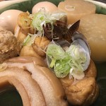 Kanayama Oden Kushiage De-Mon - 玉子に大根、つくね、車麩、餅巾着
                        アサリのだし汁がも〜しみしみで◎