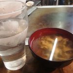 圓 - 201103　再訪問　お昼には　お味噌汁と御飯が付きます。