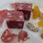 アピシウス - パテドカンパーニュとリヨン産ドライソーセージ