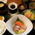 味工房えん - 造り定食１２００円