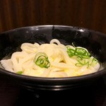 本場さぬきうどん 親父の製麺所 - ［2018/02］釜玉うどん・並(510円) タレ投入前