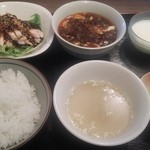 中華料理 HACHI - ミニ麻婆豆腐とミニ蒸し鶏のセット 800円