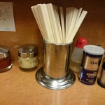 らー麺 家道 - 卓上の薬味類