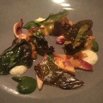 フィオッキ - エスカルゴのインティンゴロ ホウレン草 ラディッキオ・タルティーヴォ セロリ ポレンタ バーニャカウダソース