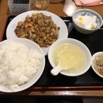 萬盛園 - 鶏カシューナッツ炒め定食