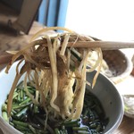 そば舎 あお - 芹とごぼうの温かい付け汁