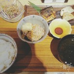 駿河屋賀兵衛 - 納豆と焼き魚ランチ980円