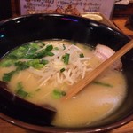 らーめん てっぺん家 - 豚骨ラーメン