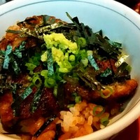 うなぎ和食  しら河 今池ガスビル店 - 薬味と一緒に