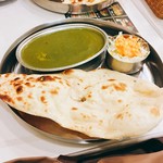 インドのしんちゃんカレー - ほうれん草カレー