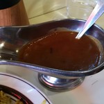 キッチン クック - グレイビーボートに入っているカレールー