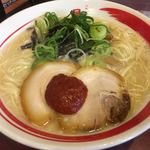 Gomenya - ラーメンセットのラーメン麺大盛り（赤玉）（ランチタイム時、麺大盛り無料）