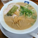 魁龍 - ラーメン シンプルな具材のみのラーメンです。