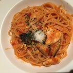 イタリア料理クッチーナ - モッツアレラとトリとナスのトマトソーススパゲティ