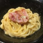 手打ちうどん 讃岐つけ麺 - 混ぜて完成したカルボナーラうどん