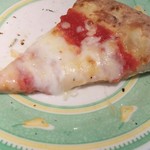 ナポリの食卓 パスタとピッツァ - ３種のチーズ