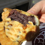 天然鯛焼 鳴門鯛焼本舗 - 熱々餡子がたっぷり！