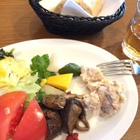 THE THEATRE TABLE - ランチは前菜ビュッフェとドリンクバー付