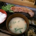 越後屋平次 - 豚バラ黒胡椒焼き