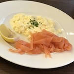 Galleries Club lounge Zone F - 