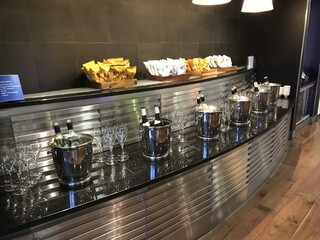 Galleries Club lounge Zone F -