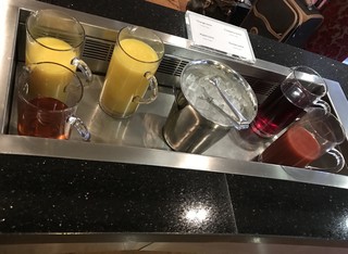 Galleries Club lounge Zone F -