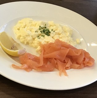 Galleries Club lounge Zone F -