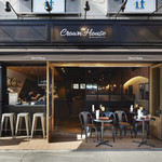 クラウンハウス