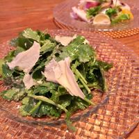 RIGOLETTO KITCHEN - パクチーとテテドモアンヌのサラダ　500円