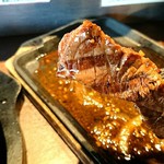 いきなり！ステーキ - 乱切りステーキの肉アップ