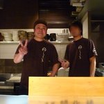 Shuu ichi - 左が痛風の店主さんと顔は内緒の相棒さん