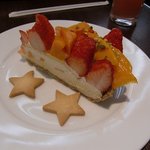 ベリーカフェ - いちごとマンゴーのタルト