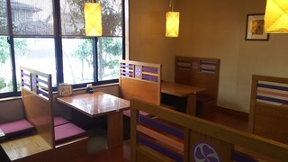 Kaisen resutoran shikian - 掘りごたつ式テーブル席